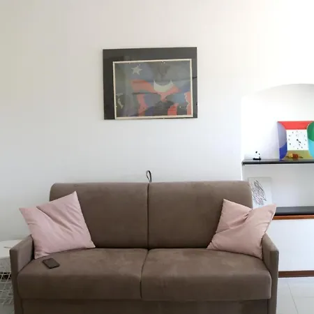 House With One Bedroom In With Wonderful Sea View 5 Km From The Beach Дом отдыха Специя