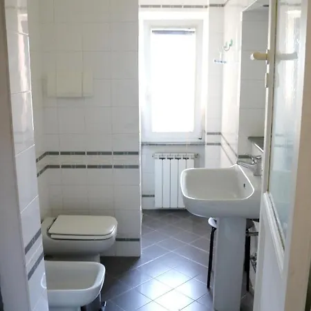 Дом отдыха House With One Bedroom In With Wonderful Sea View 5 Km From The Beach Специя