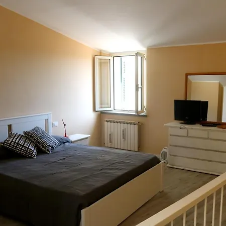 House With One Bedroom In With Wonderful Sea View 5 Km From The Beach * Специя